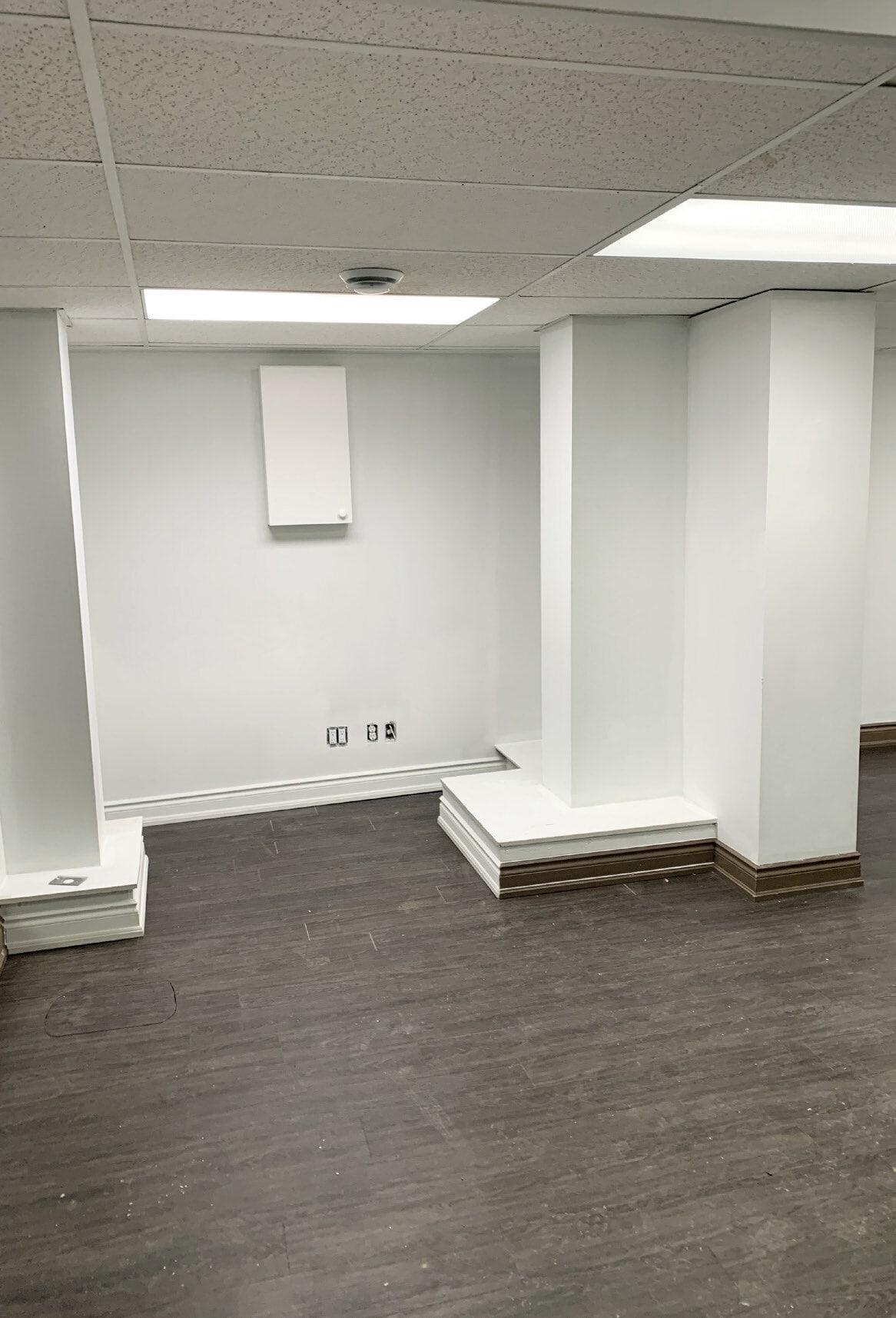 1263 St Clair Ave W, Toronto, ON à louer Photo intérieure- Image 1 de 4