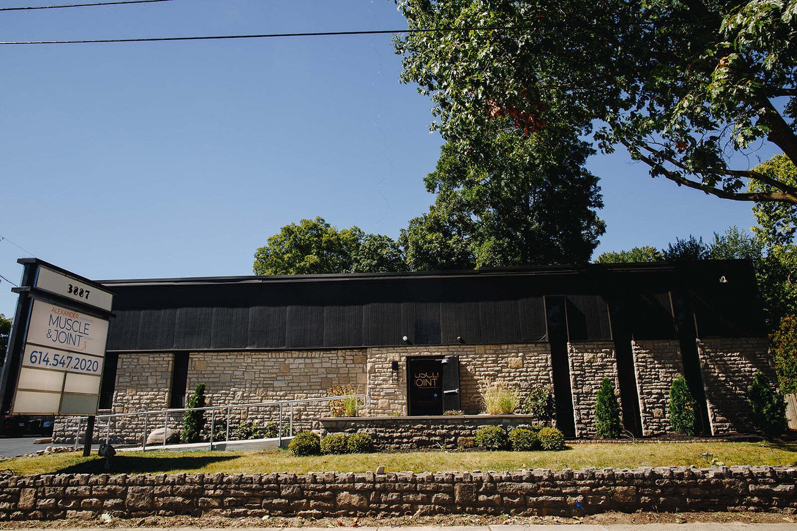 3887 Indianola Ave, Columbus, OH for lease Building Photo- Image 1 of 8