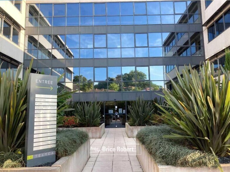 Bureau dans Caluire-et-Cuire à louer - Photo du bâtiment - Image 2 de 5