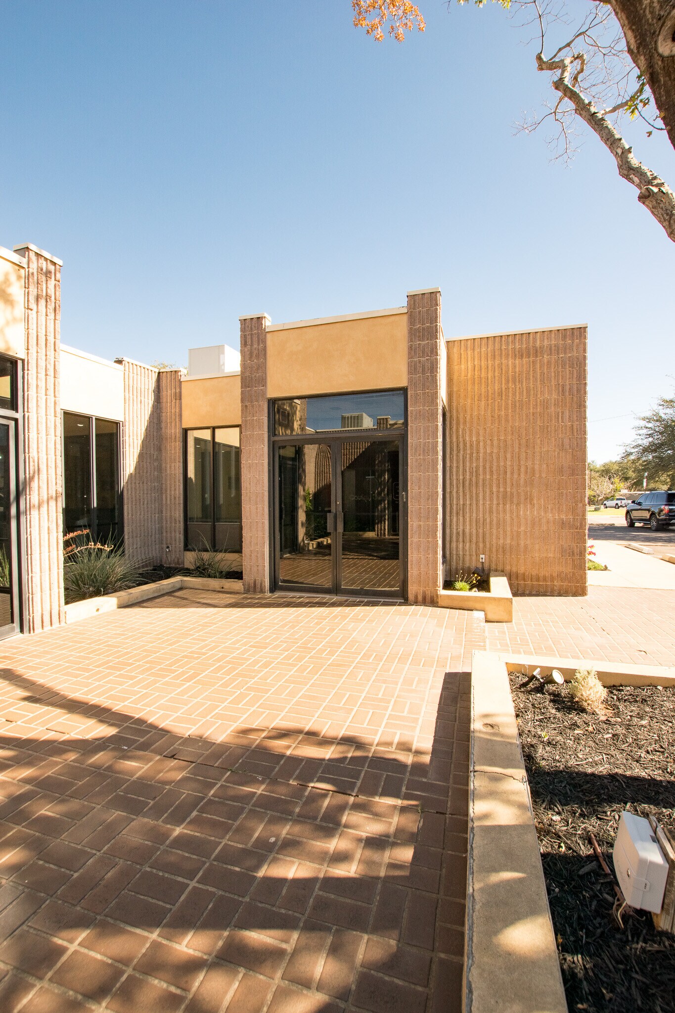 2000 W Cuthbert Ave, Midland, TX à vendre Photo principale- Image 1 de 1