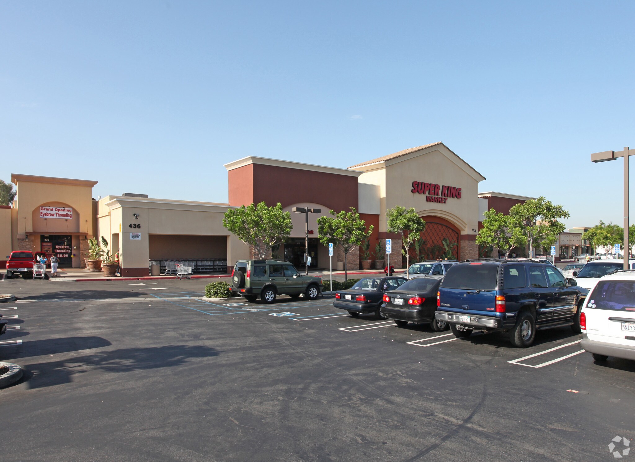 865 S Indian Hill Blvd, Claremont, CA à louer Photo principale- Image 1 de 11