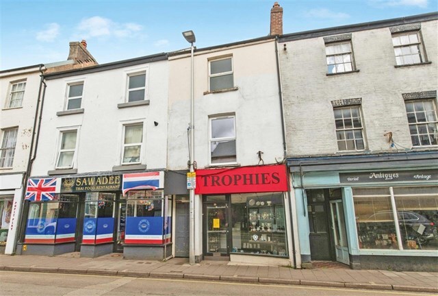 35 Fore St, Cullompton à louer Photo du bâtiment- Image 1 de 2
