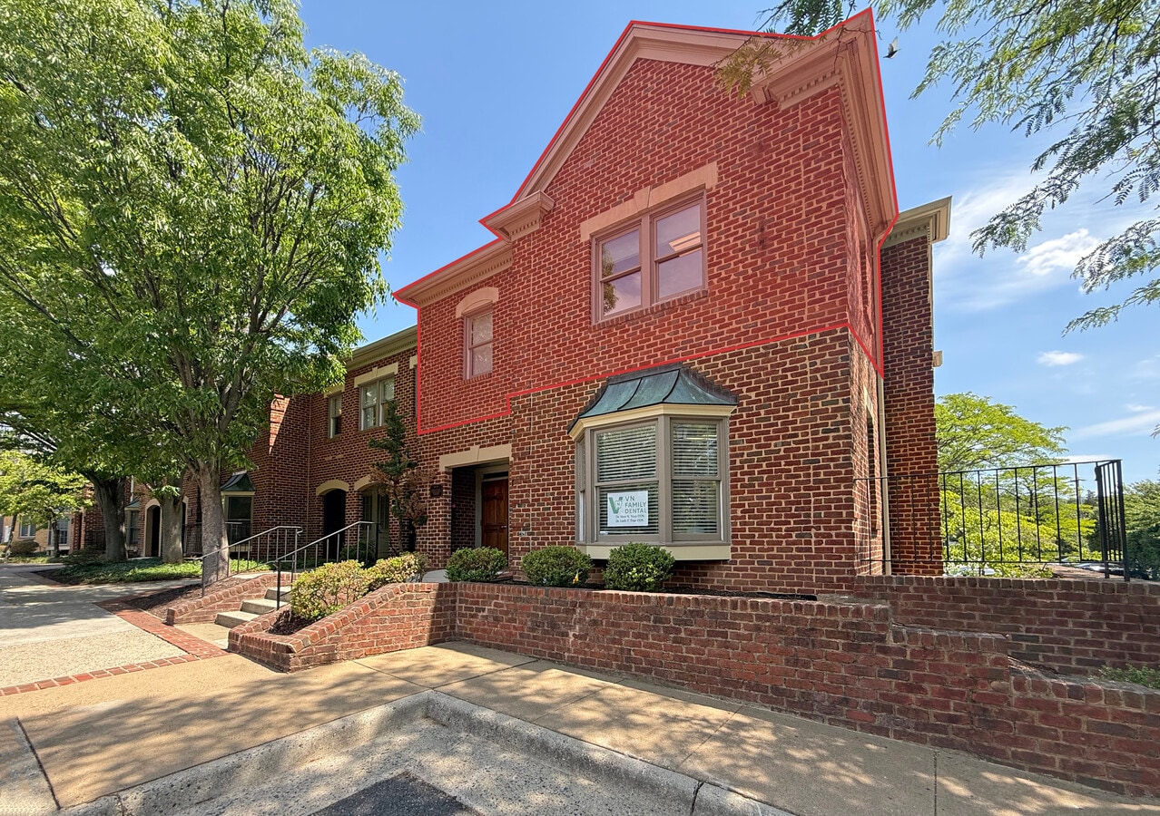 4200 Evergreen Ln, Annandale, VA 22003 - Unit 334-335 - - Interior Photo - Image 1 of 16