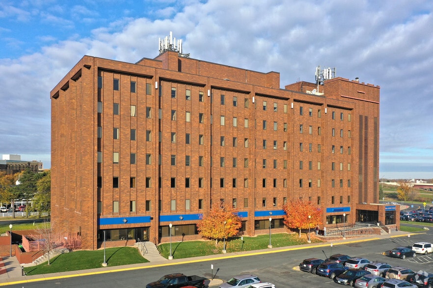 6120 Earle Brown Dr, Brooklyn Center, MN for lease - Building Photo - Image 1 of 5