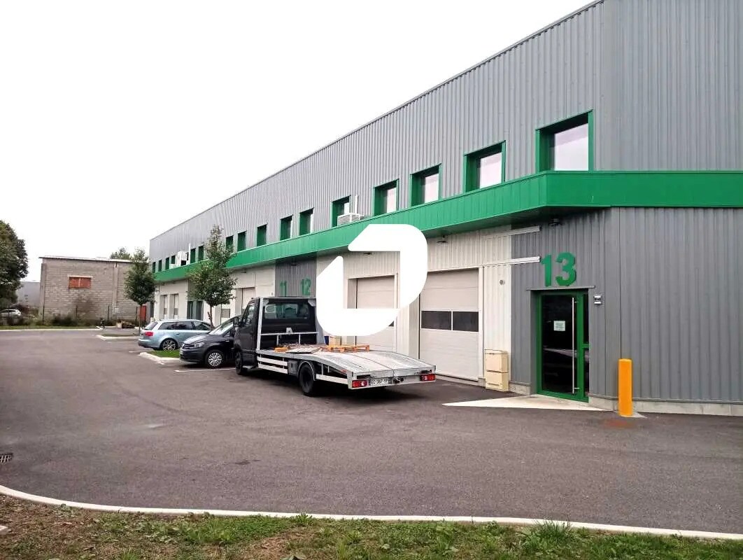 Flex in Mions for lease Building Photo- Image 1 of 16