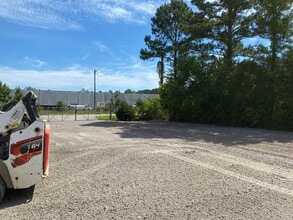 9049 Industrial Blvd NE, Leland, NC for lease Interior Photo- Image 1 of 4