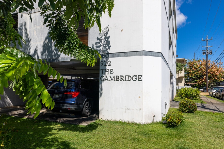 922 Mccully St, Honolulu, HI for sale - Building Photo - Image 2 of 26