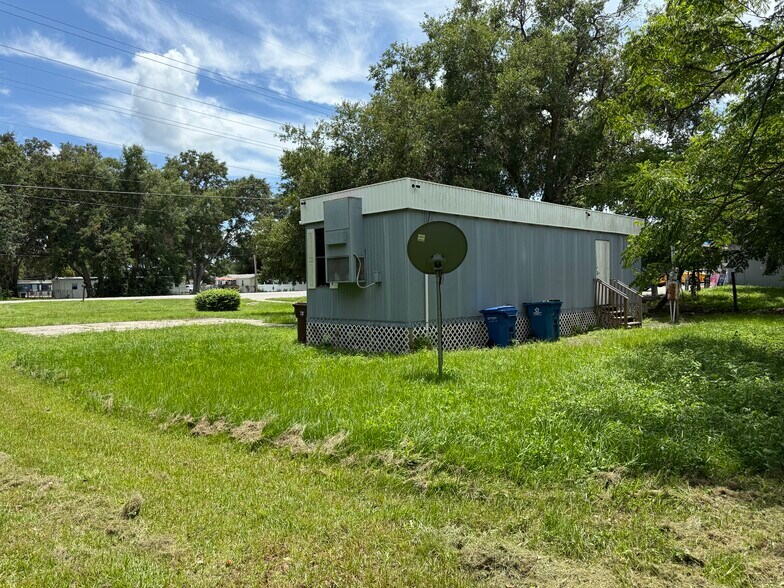 632 Commonwealth Ave SW, Polk City, FL à vendre - Photo du bâtiment - Image 2 de 17