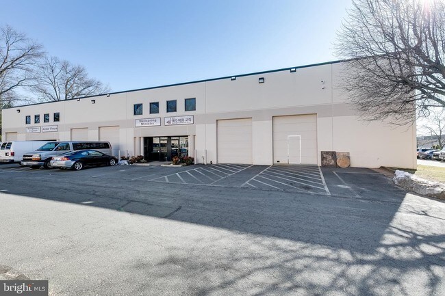 Plus de détails pour 14700 Flint Lee Rd, Chantilly, VA - Local d'activités à louer