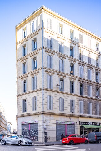 Plus de détails pour Multi-résidentiel à vendre