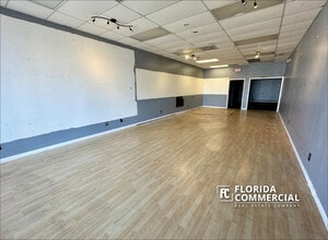 746 SW Federal Hwy, Stuart, FL for lease Interior Photo- Image 1 of 9