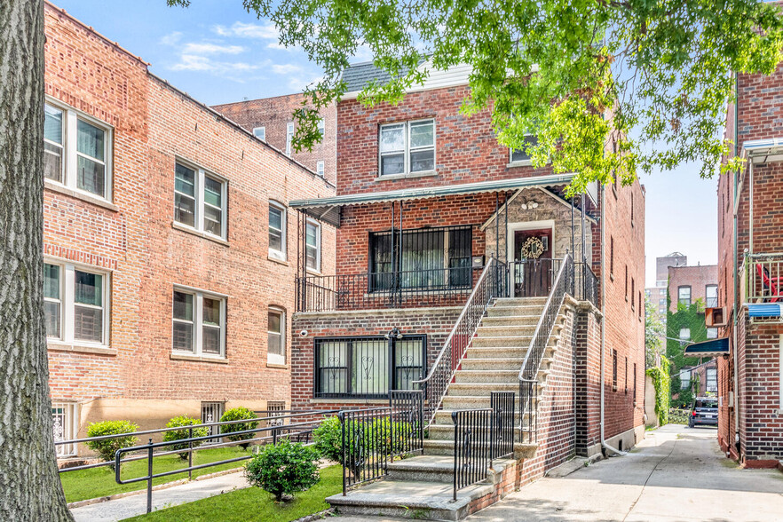 2452 Bronx Park E, Bronx, NY for sale - Primary Photo - Image 1 of 1