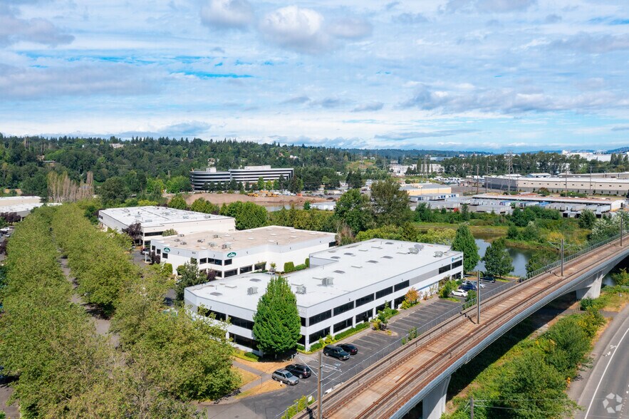 11521 E Marginal Way S, Tukwila, WA à vendre - Photo du bâtiment - Image 2 de 9