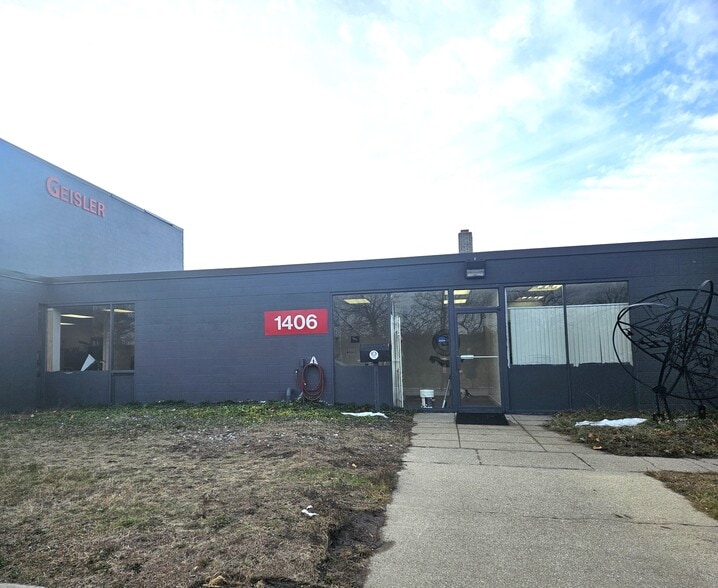 1406-1414 E Pine St, Midland, MI for lease - Building Photo - Image 2 of 24