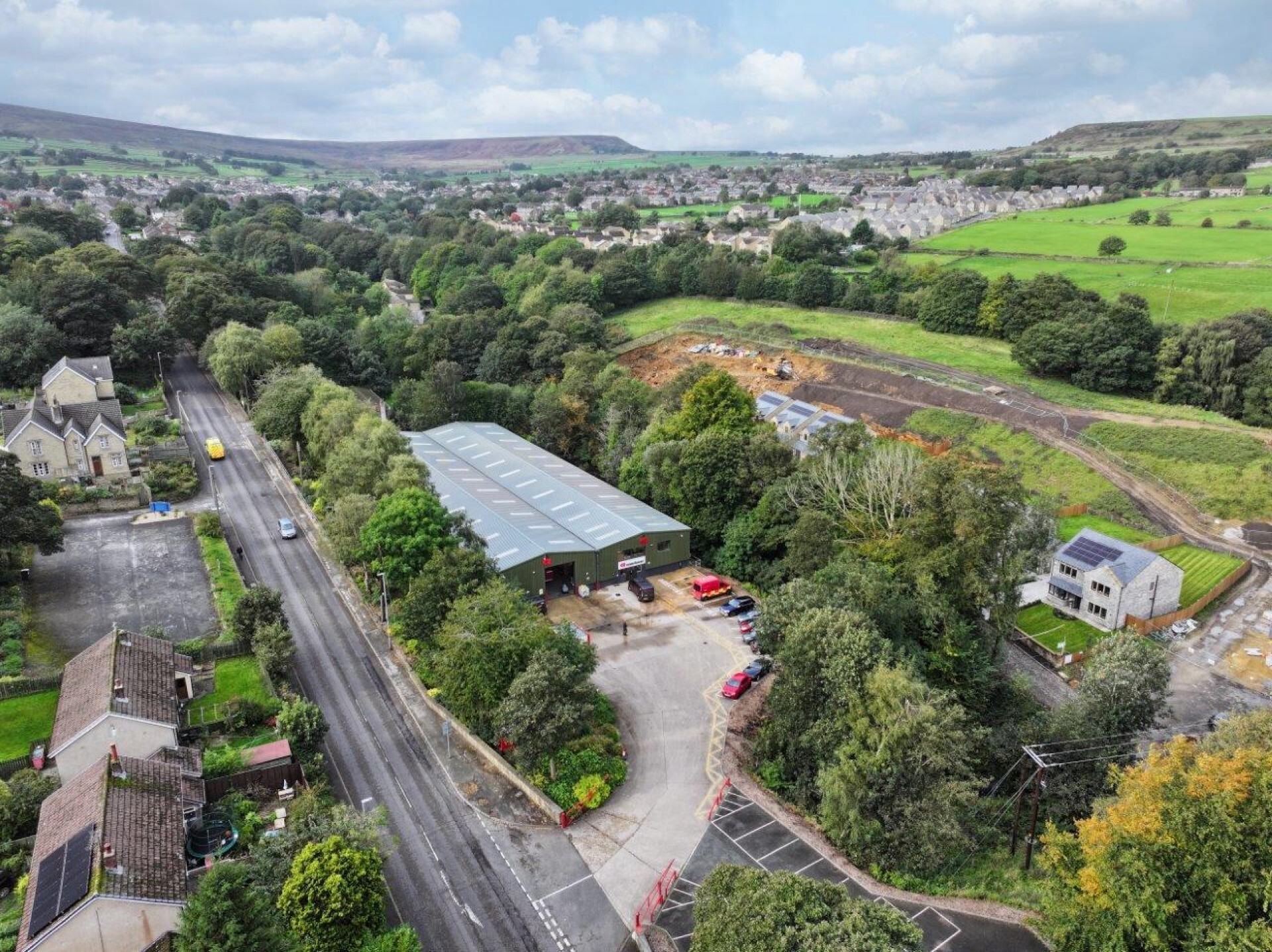 Huddersfield Rd, Meltham for sale Primary Photo- Image 1 of 2