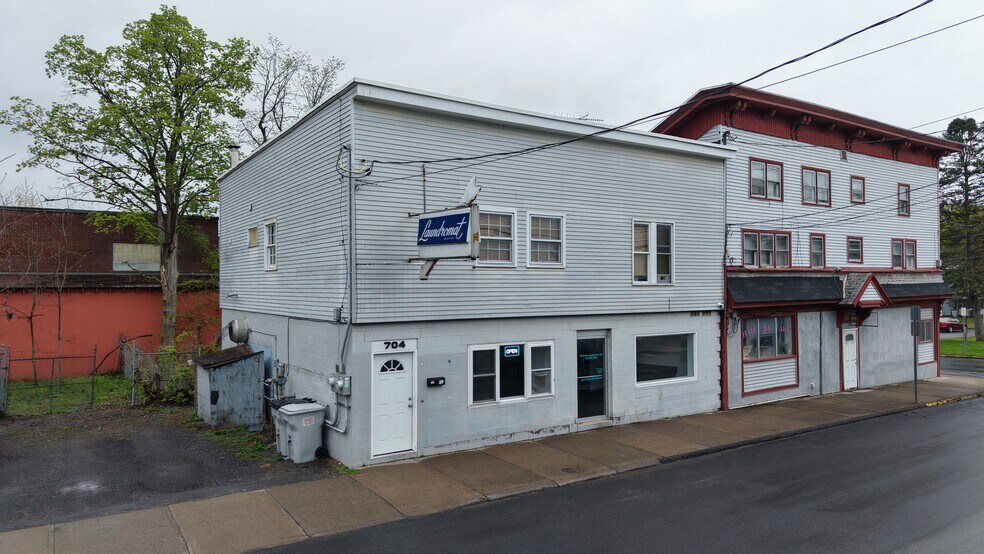 704 Utica St, Oriskany, NY à vendre - Photo du bâtiment - Image 3 de 21