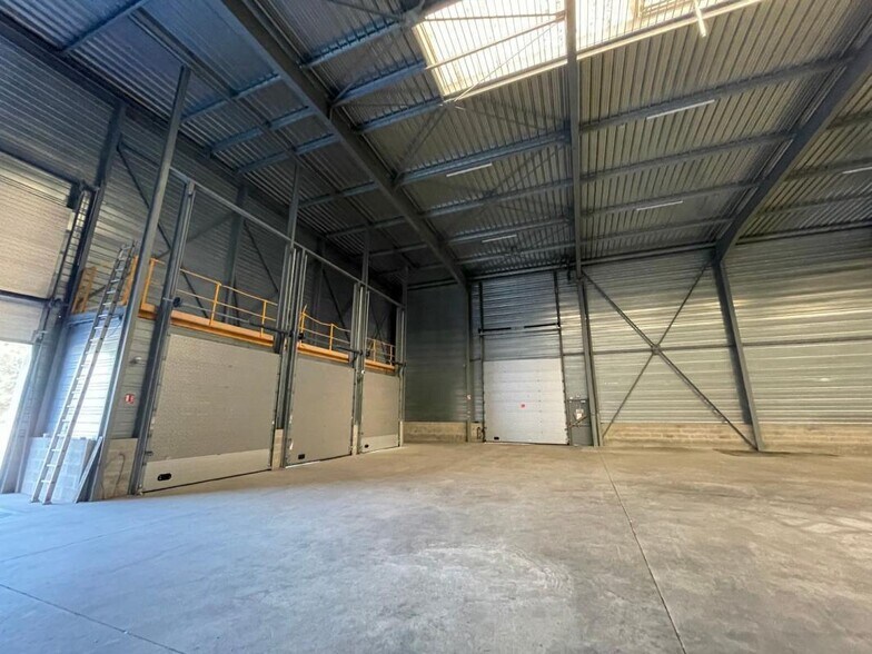 Industrial in Vitry-sur-Seine for lease - Interior Photo - Image 3 of 6