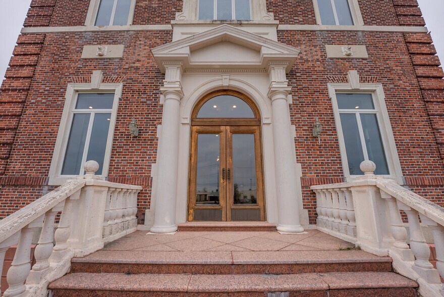 2708 Commerce Way, Philadelphia, PA à louer - Photo du bâtiment - Image 3 de 6