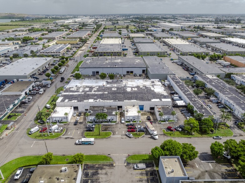 8351-8391 NW 64th St, Miami, FL for lease - Primary Photo - Image 1 of 18
