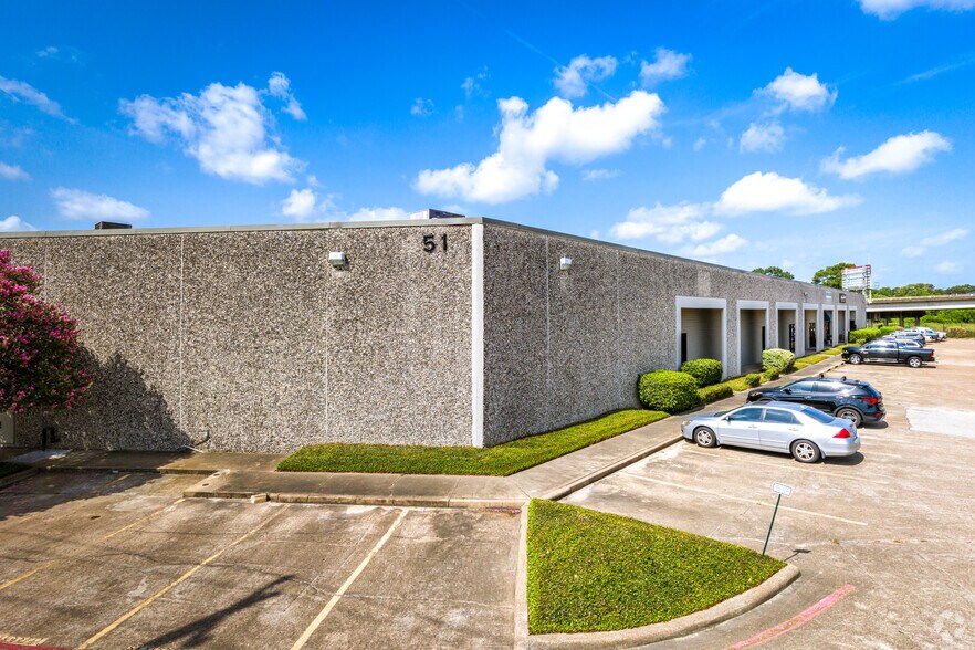 551 N Shepherd Dr, Houston, TX à louer - Photo du bâtiment - Image 3 de 9