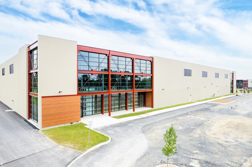 150 Cesanek Rd, Northampton, PA for lease - Building Photo - Image 2 of 6