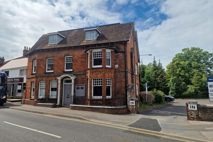 15 Winchester Rd, Basingstoke à louer - Photo du bâtiment - Image 2 de 3
