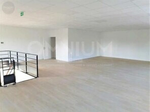 Office in Villefontaine for lease Interior Photo- Image 2 of 4