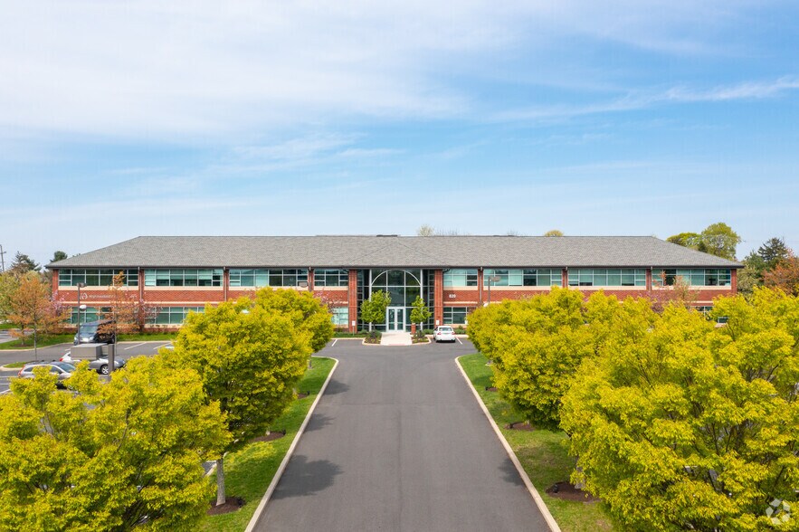 820 Adams Ave, Norristown, PA à louer - Photo du bâtiment - Image 2 de 7