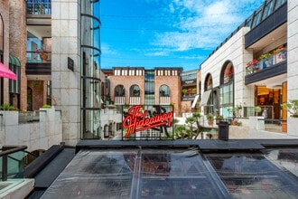 413-445 N Rodeo Dr, Beverly Hills, CA à louer Photo intérieure- Image 2 de 4