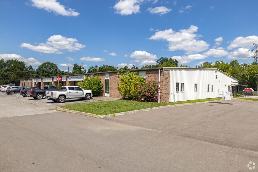 6636 Central Ave Pike, Knoxville, TN for lease - Building Photo - Image 1 of 7