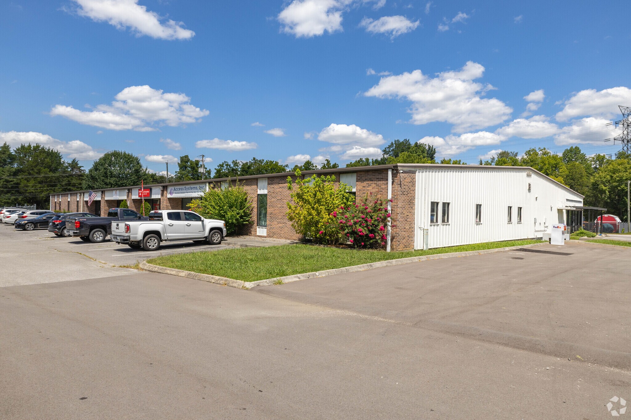 6636 Central Ave Pike, Knoxville, TN for lease Building Photo- Image 1 of 8