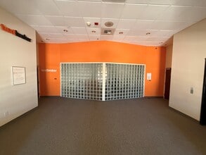 8064-8084 W Sahara Ave, Las Vegas, NV for lease Interior Photo- Image 2 of 18