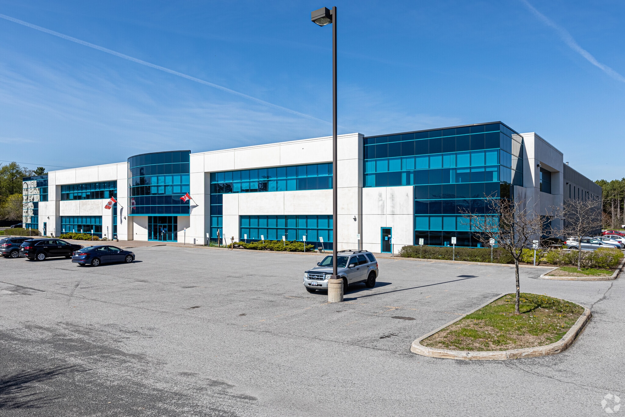 400 Hunt Club Rd, Ottawa, ON for lease Building Photo- Image 1 of 6