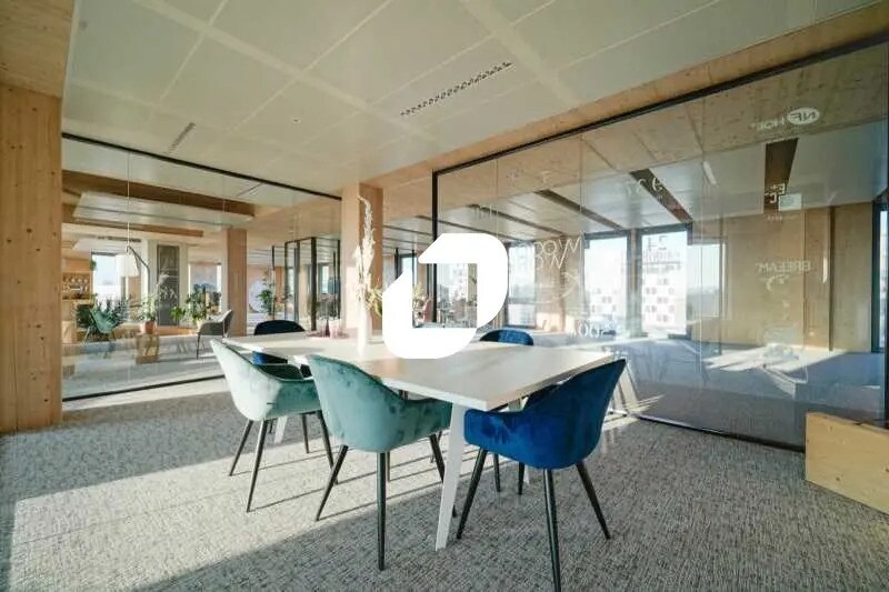 Office in Saint-Denis for lease Interior Photo- Image 1 of 1