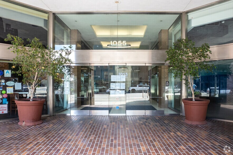 1055 Wilshire Blvd, Los Angeles, CA à louer - Photo du bâtiment - Image 3 de 5