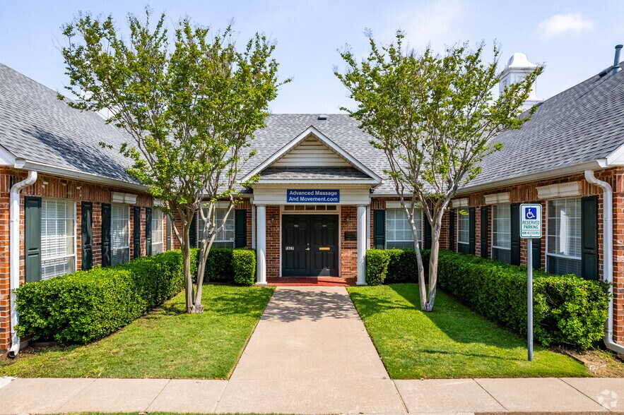 6021 Morriss Rd, Flower Mound, TX à louer - Photo du bâtiment - Image 3 de 17