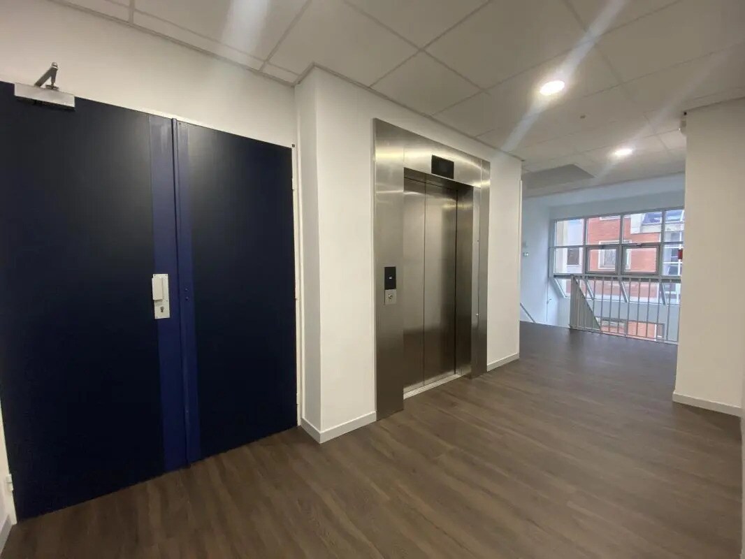 Flex in Chevilly-Larue for lease Lobby- Image 1 of 4