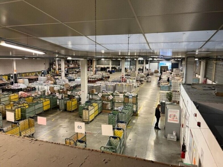 Industrial in Rennes for lease - Interior Photo - Image 2 of 5