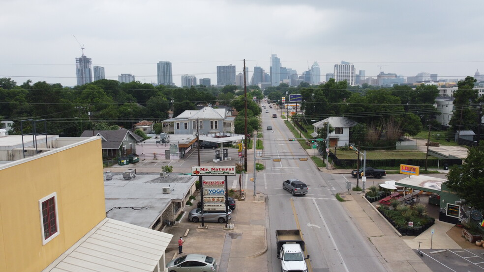 1901 E Cesar Chavez St, Austin, TX à louer - A rien - Image 3 de 14