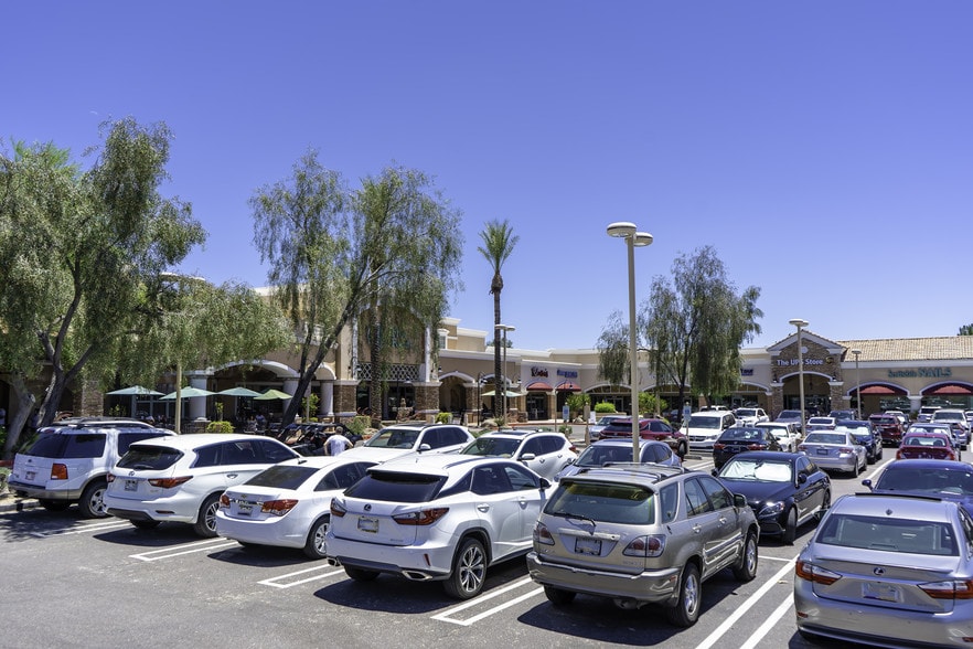N Frank Lloyd Wright Blvd, Scottsdale, AZ à louer - Photo du bâtiment - Image 3 de 9