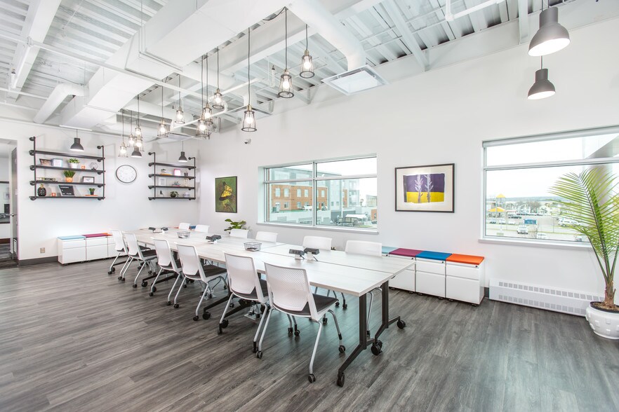 200 Champlain St, Dieppe, NB à vendre - Photo intérieure - Image 1 de 1