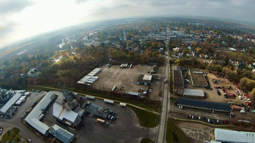 39 Arthur St N, Elmira, ON for lease - Building Photo - Image 2 of 5