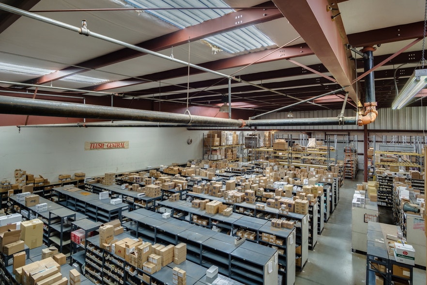 994 E 20th St, Chico, CA for sale - Interior Photo - Image 2 of 11