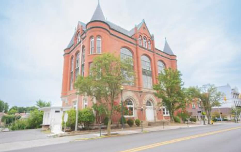 125 S Maple Ave, Martinsburg, WV for sale - Building Photo - Image 3 of 10