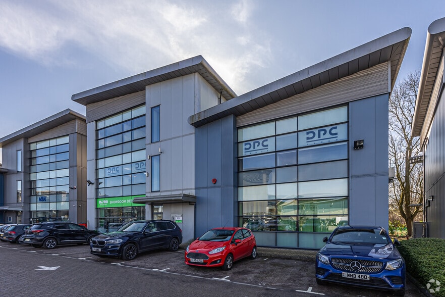 Whittle Way, Stevenage à vendre - Photo du bâtiment - Image 2 de 2