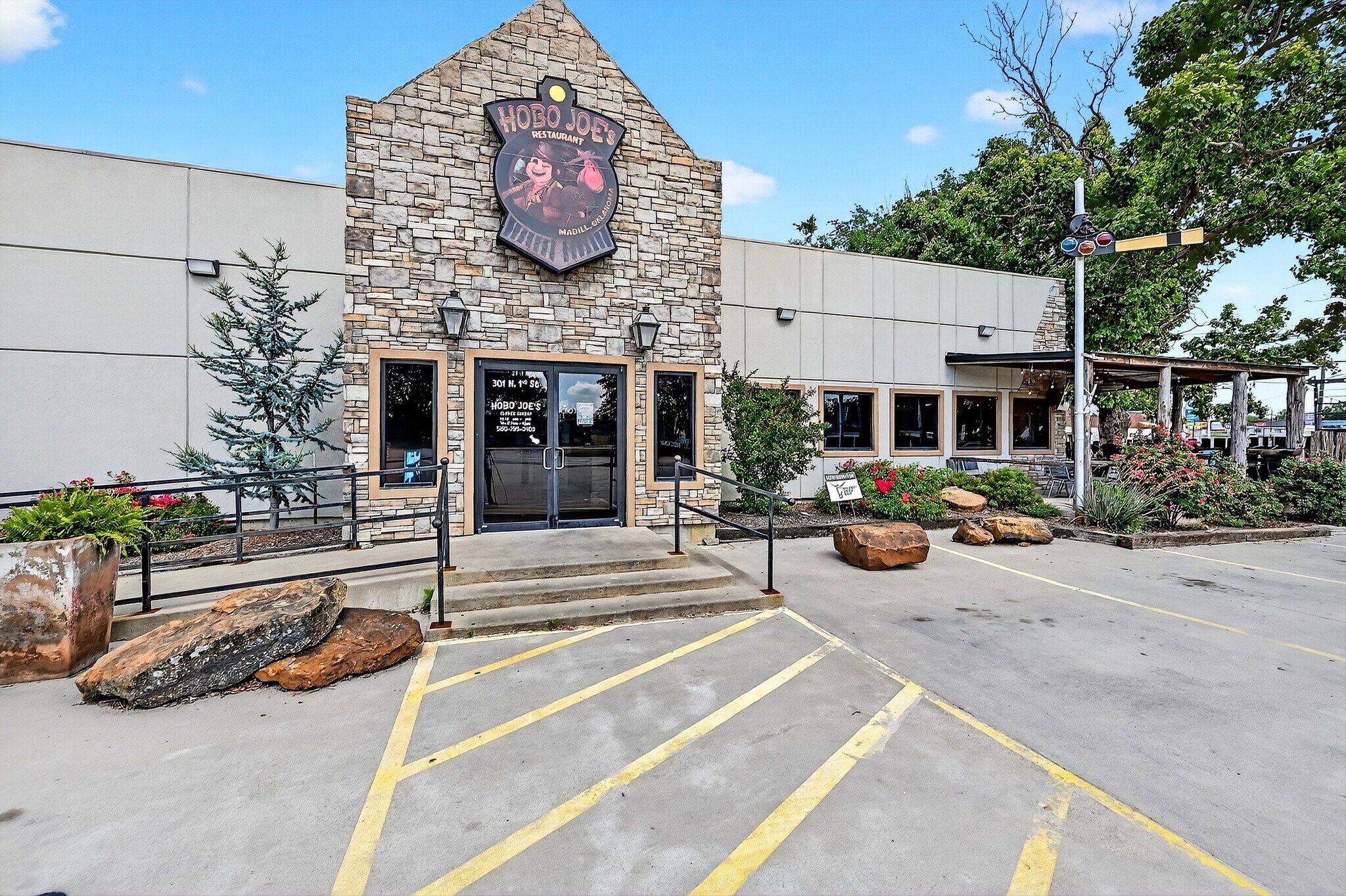 301 N 1st St, Madill, OK for sale Building Photo- Image 1 of 40