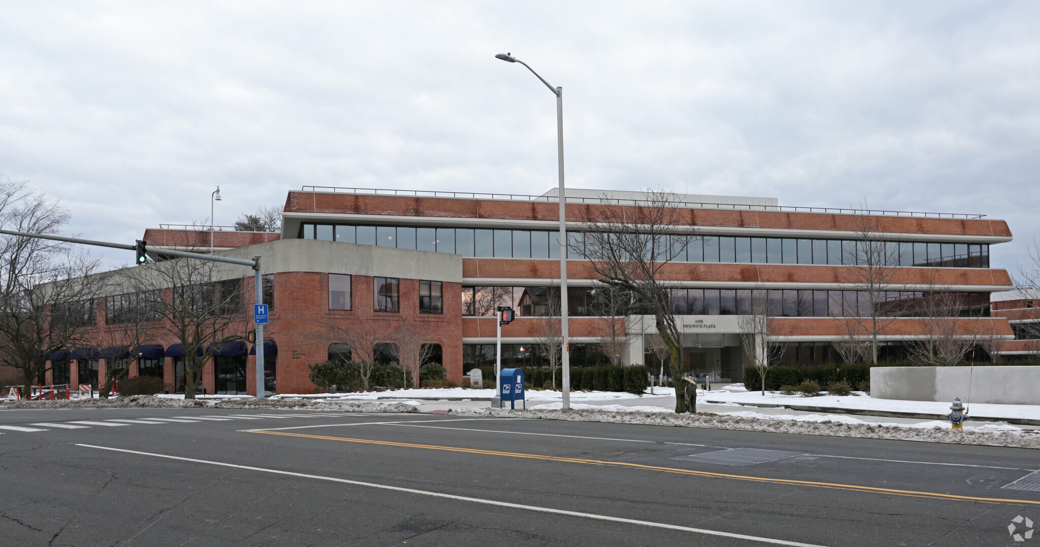 1 Pickwick Plaza, Greenwich, CT à louer Photo du bâtiment- Image 1 de 4