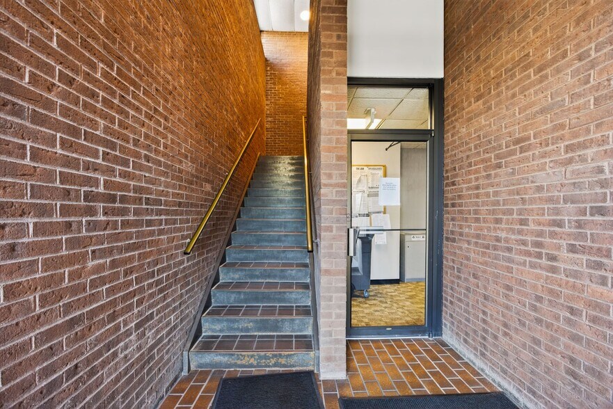 1370 Dublin Rd, Columbus, OH à louer - Photo du bâtiment - Image 3 de 20