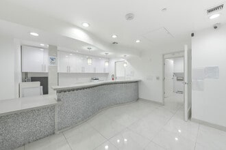 435 N Roxbury Dr, Beverly Hills, CA à louer Photo intérieure- Image 1 de 16
