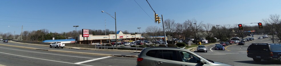 9520-9568 Burke Rd, Burke, VA à louer - Photo du bâtiment - Image 2 de 4